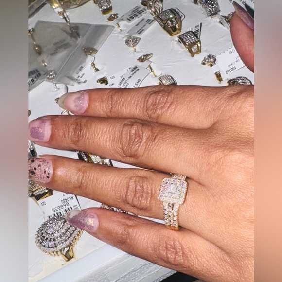 Best selling 10k Gold REAL DIAMOND Beautiful ring - Picture 6 of 6